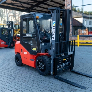 Дизельный вилочный погрузчик Noblelift FD30, кабина, обогреватель, пневматика
