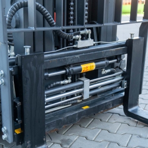 Дизельный вилочный погрузчик Noblelift FD25, кабина, обогреватель, гусматика