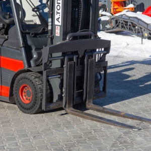 Вилочный погрузчик Linde E25L-01 2015 г. 6567 м/ч. № 5526