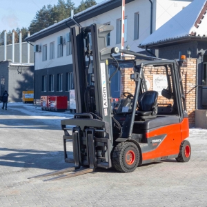 Вилочный погрузчик Linde E25L-01 2015 г. 6567 м/ч. № 5526