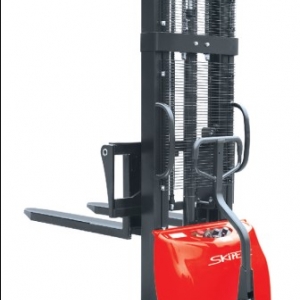 Полуэлектрический штабелер Skiper SKD1.5т/3,0м GmbH. (Германия)