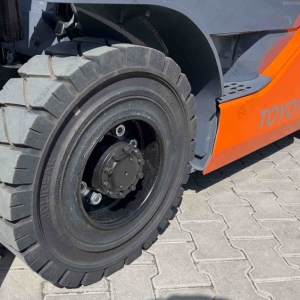 Вилочный погрузчик Toyota 02-8FGF25 2014 г. 38кВт. 4862 м/ч. №5889