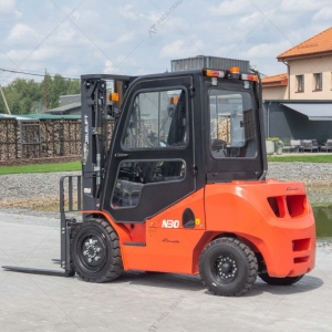 Дизельный вилочный погрузчик Noblelift FD30, кабина, обогреватель, кондиционер, пневматика