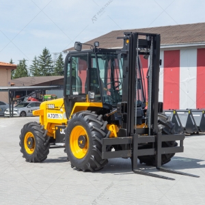 Вилочный погрузчик JCB 926-4 4WD 2017 г. 4360,4 м/ч. № 5148