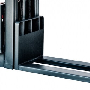 Полуэлектрический штабелер Skiper VSKD1.5т/3,5м GmbH. (Германия)