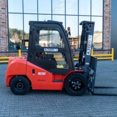 Дизельный вилочный погрузчик Noblelift FD30, кабина, обогреватель, пневматика