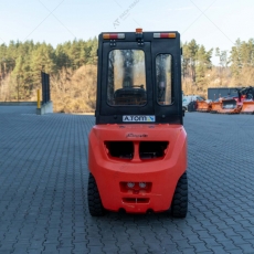 Дизельный вилочный погрузчик Noblelift FD30, кабина, обогреватель, пневматика
