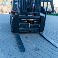 Дизельный вилочный погрузчик Noblelift FD30, кабина, обогреватель, пневматика