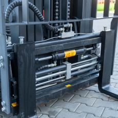 Дизельный вилочный погрузчик Noblelift FD25, кабина, обогреватель, гусматика