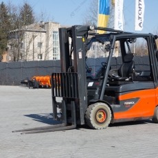 Вилочный погрузчик Linde E25L-01 2016 г. 22861 м/ч., № 5205