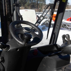 Вилочный погрузчик Linde E25L-01 2015 г. 6567 м/ч. № 5526