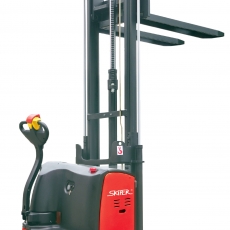 Самоходный штабелёр Skiper SDDR15-III 1500кг/2500мм