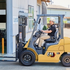 Дизельный погрузчик CAT DP25PT, мачта 3,3м