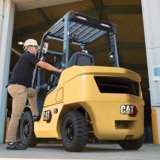 Дизельный погрузчик CAT DP25PT, мачта 3,3м