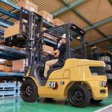 Дизельный погрузчик CAT DP25PT, мачта 3,3м