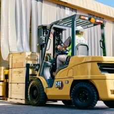 Дизельный погрузчик CAT DP30PT, г/п 3т, мачта 3,3м