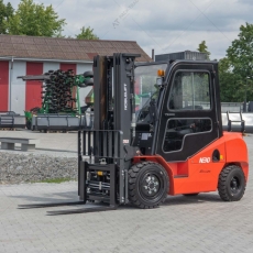 Дизельный вилочный погрузчик Noblelift FD30, кабина, обогреватель, кондиционер, пневматика